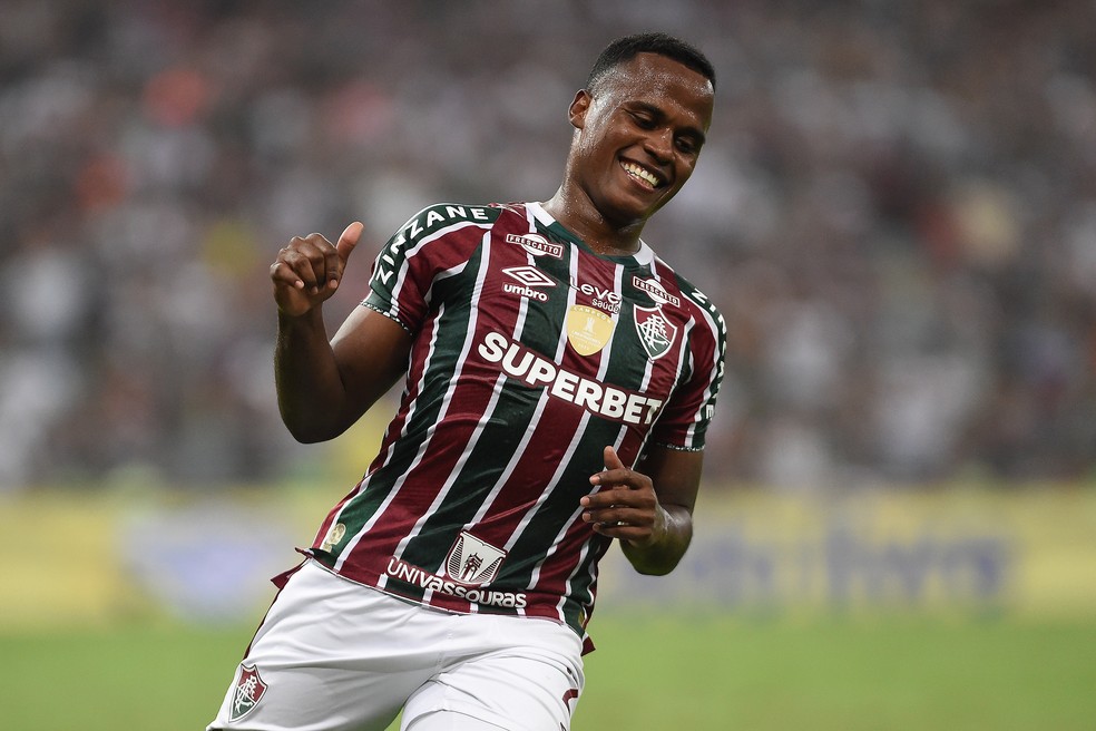 SITUAÇÃO ARRASTADA? Saiba como a negociação por John Arias está