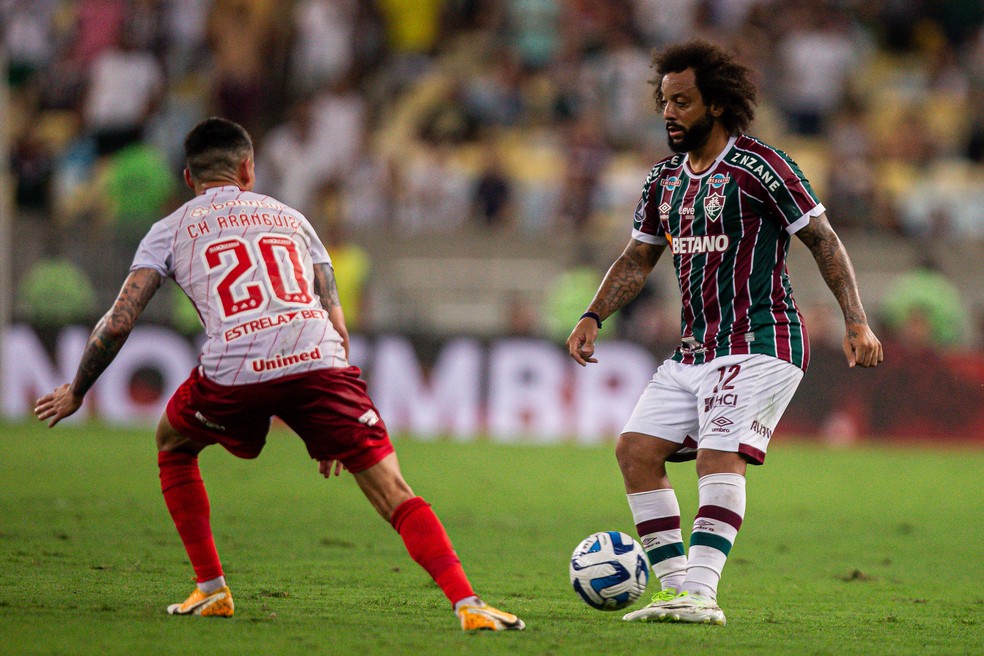 Aránguiz, 34, e Marcelo, 35, experientes de Inter e Flu — Foto: Mailson Santana/Fluminense FC