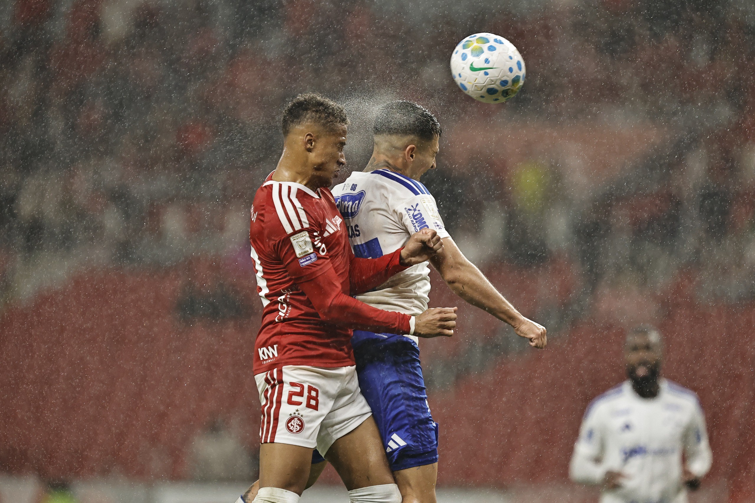Cover image for Análise: Inter repete falhas e aumenta preocupação