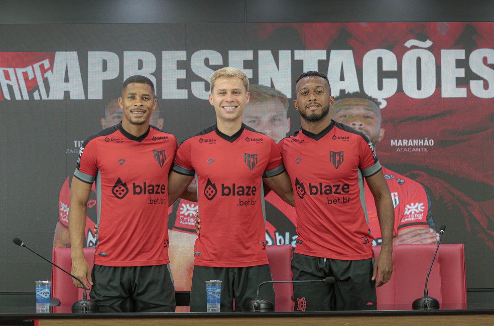 Tito, Ronald e Maranhão são apresentados no Atlético-GO — Foto: Bruno Corsino/ACG