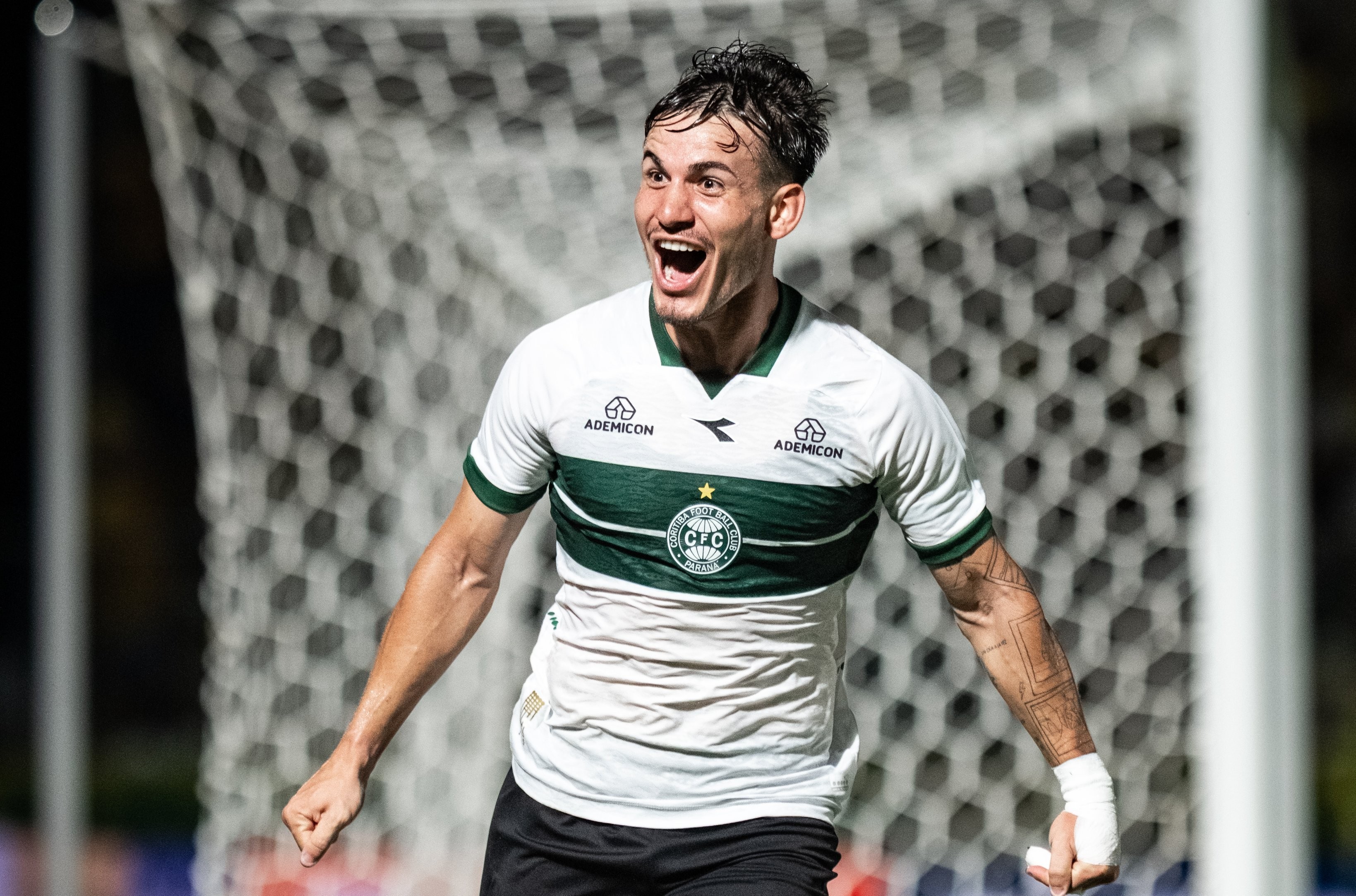 Fluminense pode lucrar R$ 15,5 milhões com possível venda de Lavega ao Coritiba