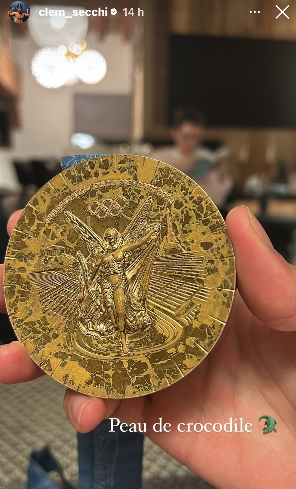 Clément Secchi comparou deterioração da medalha de bronze com pele de crocodilo — Foto: Reprodução/ Instagram