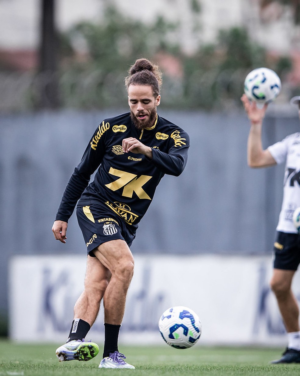 Brahimi no Santos - Alexandre Mattos no Santos