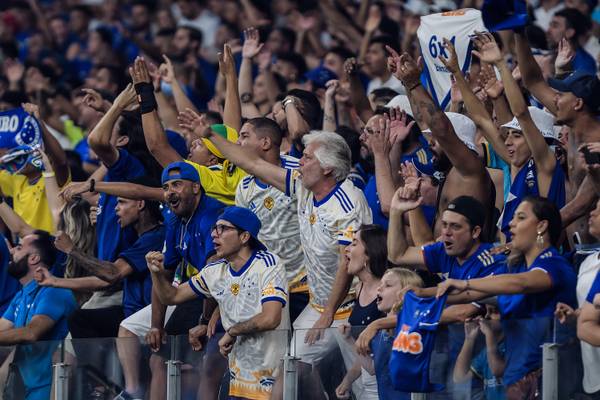 Cruzeiro terá torcida contra Palmeiras no Mineirão; clube inicia venda de ingressos