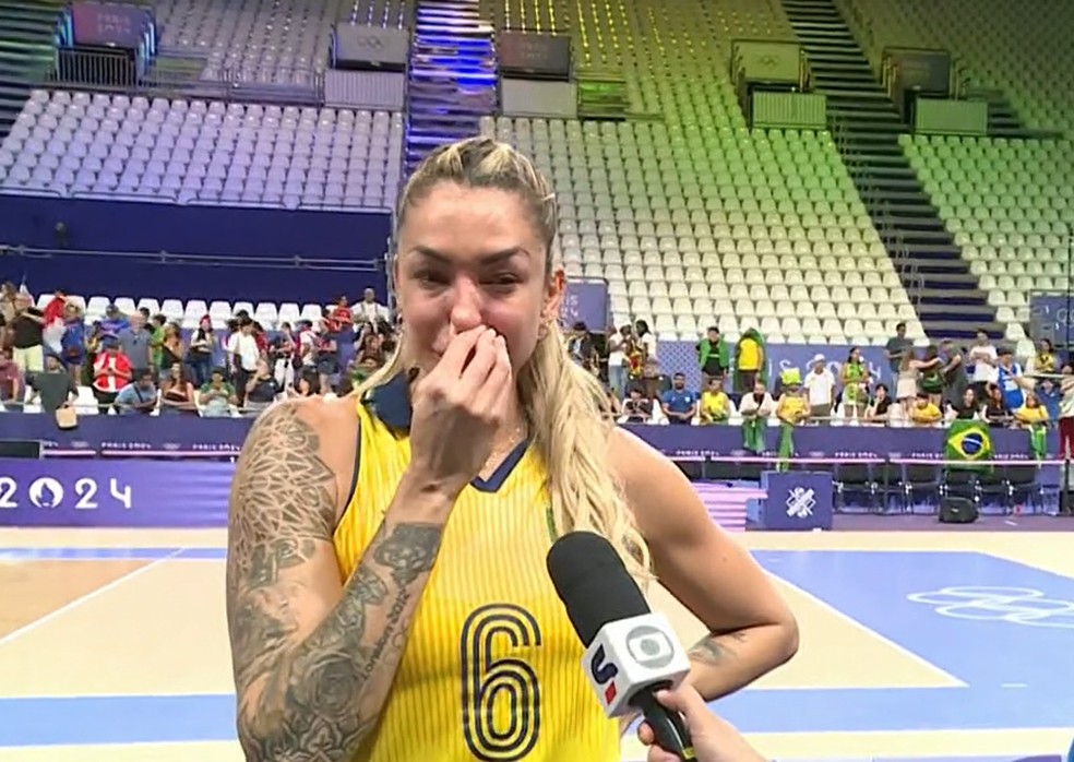 Thaisa emocionada em entrevista à TV Globo após conquista da medalha de bronze nos Jogos Olímpicos de Paris 2024 — Foto: Reprodução/TV Globo