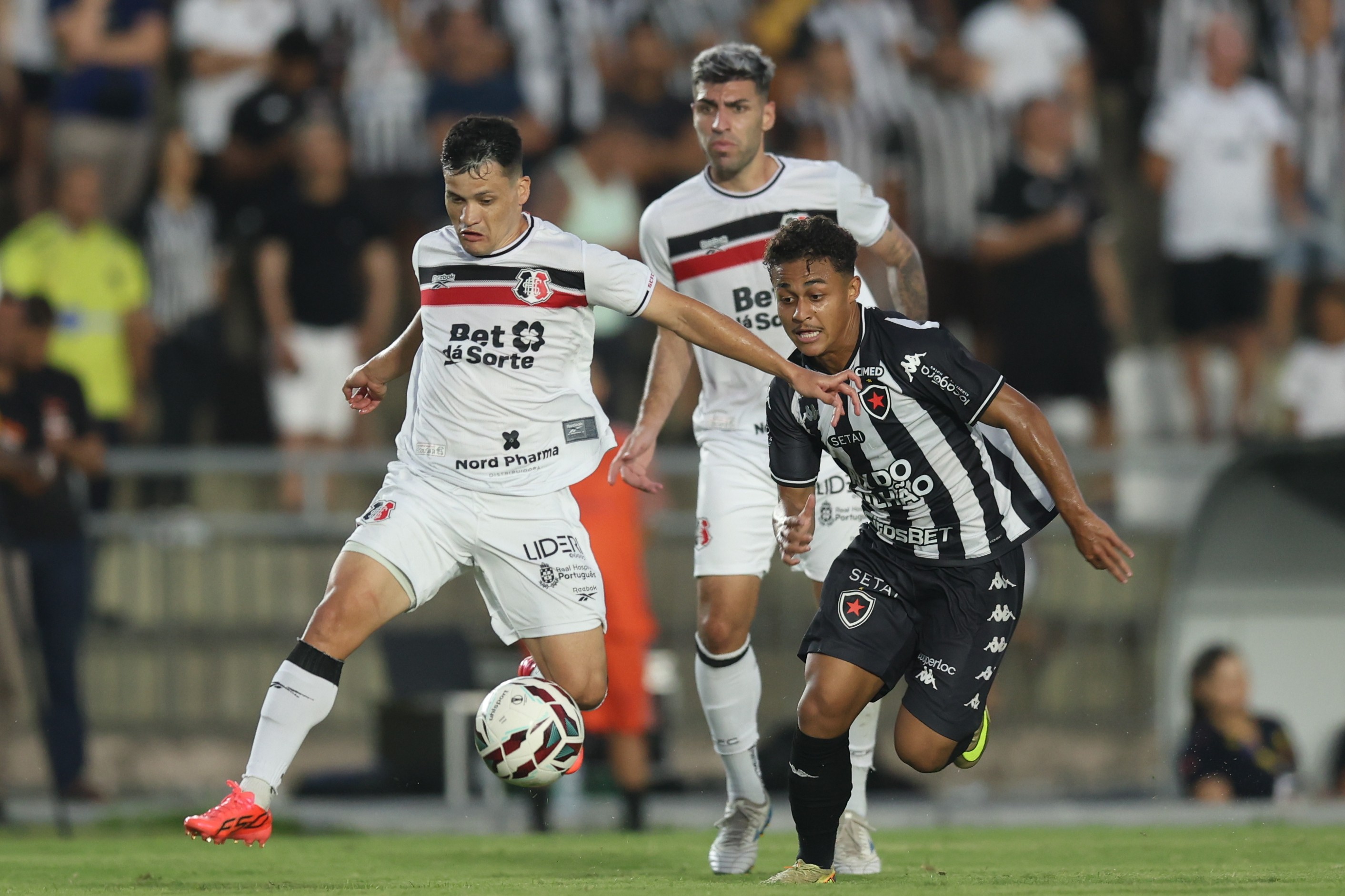 Justiça determina torcida única em Santa Cruz x Botafogo-PB; Santa tenta reverter decisão