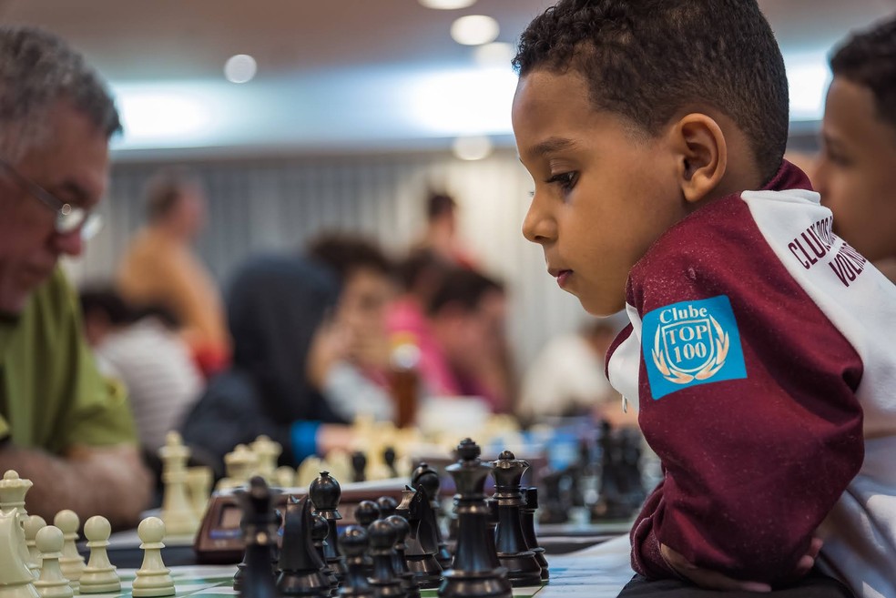 Atleta de Volta Redonda lidera o ranking mundial de xadrez