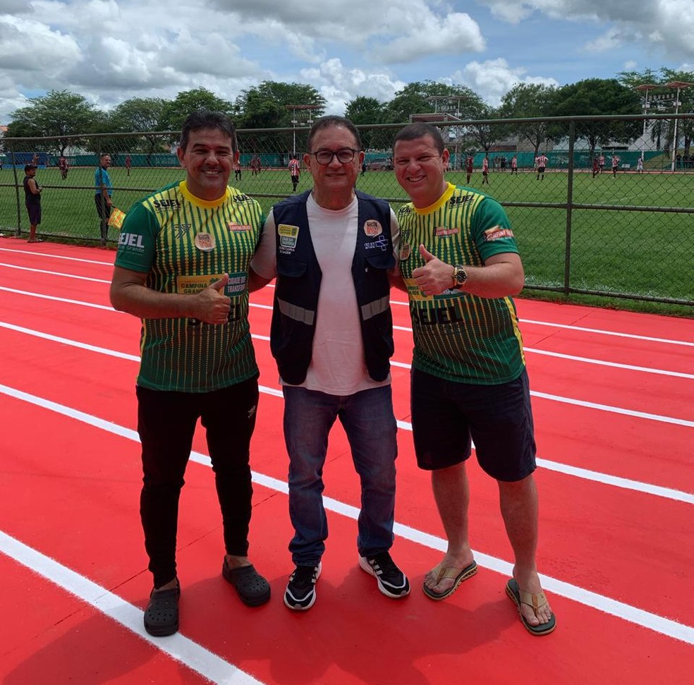 Walkécio Araújo, organizador da Copa Campina Grande, com os secretários Carlos Dunga Júnior (Saúde) e Dinho Papaléguas (Esporte) — Foto: @thiagomelocg