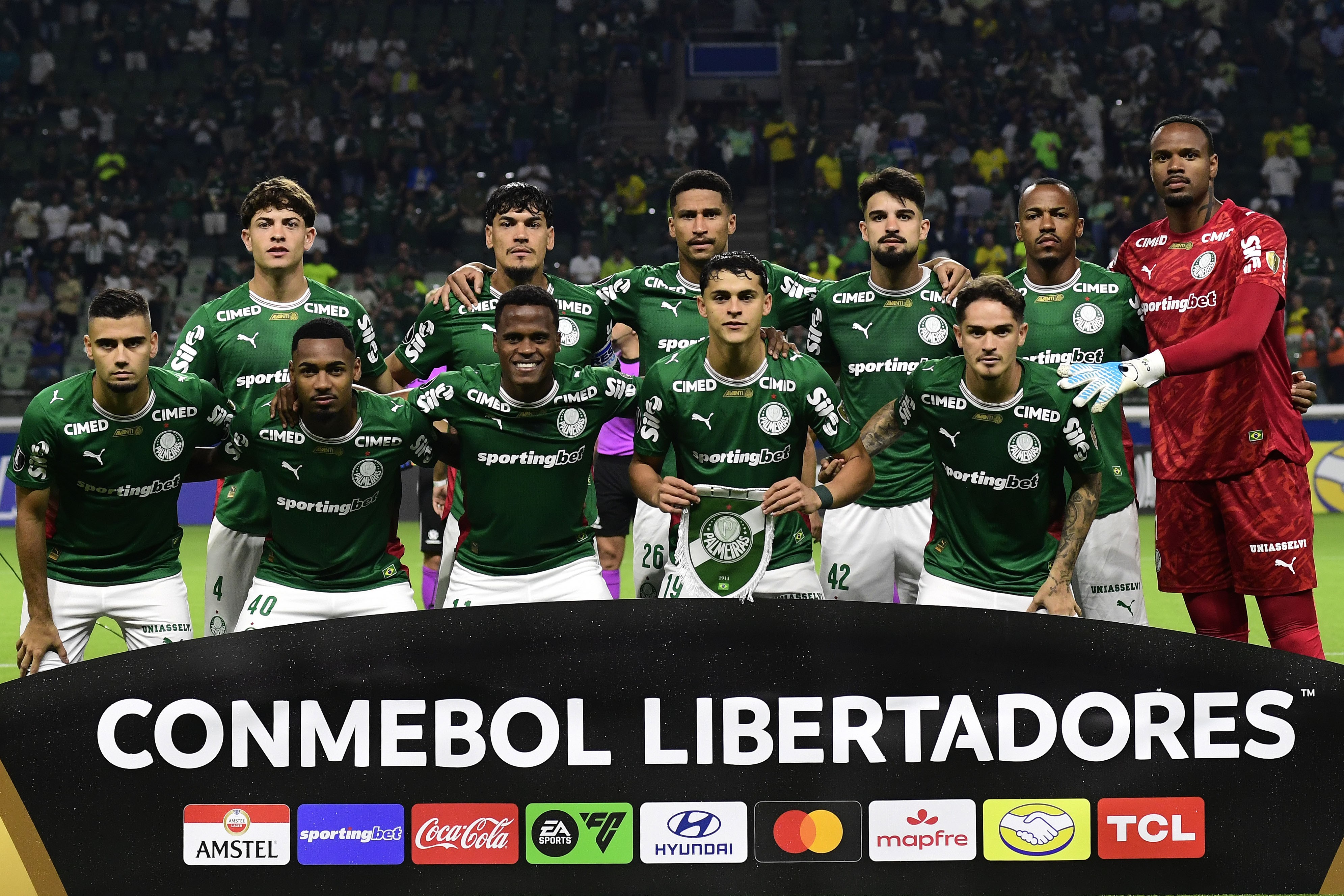 Palmeiras Brilha em Campo: Murilo, Flaco e Carlos Miguel Garantem Triunfo com Desempenho Notável