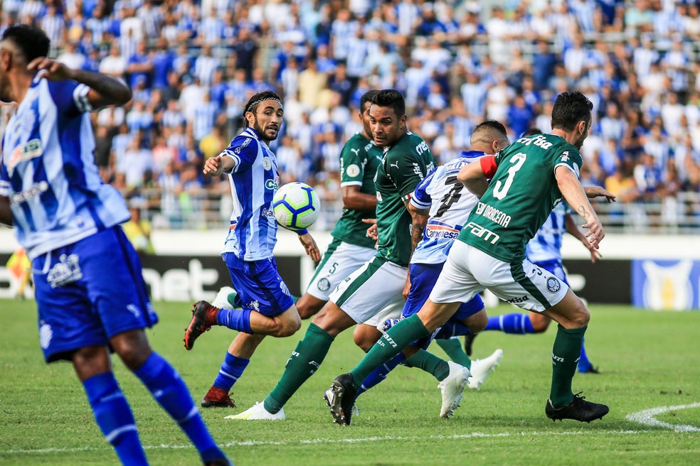 Apodi, com a camisa do CSA, no Brasileiro de 2019 — Foto: Ailton Cruz - Gazeta de Alagoas