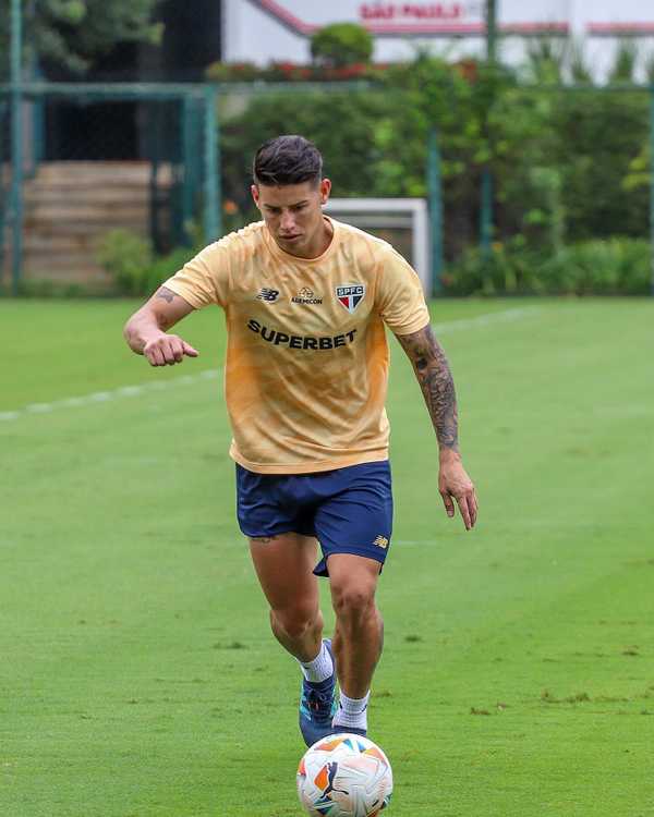 With James in the starting lineup, Sao Paulo scores 10-0 against fifth-division team Sao Paulo in training match |  Sao Paulo