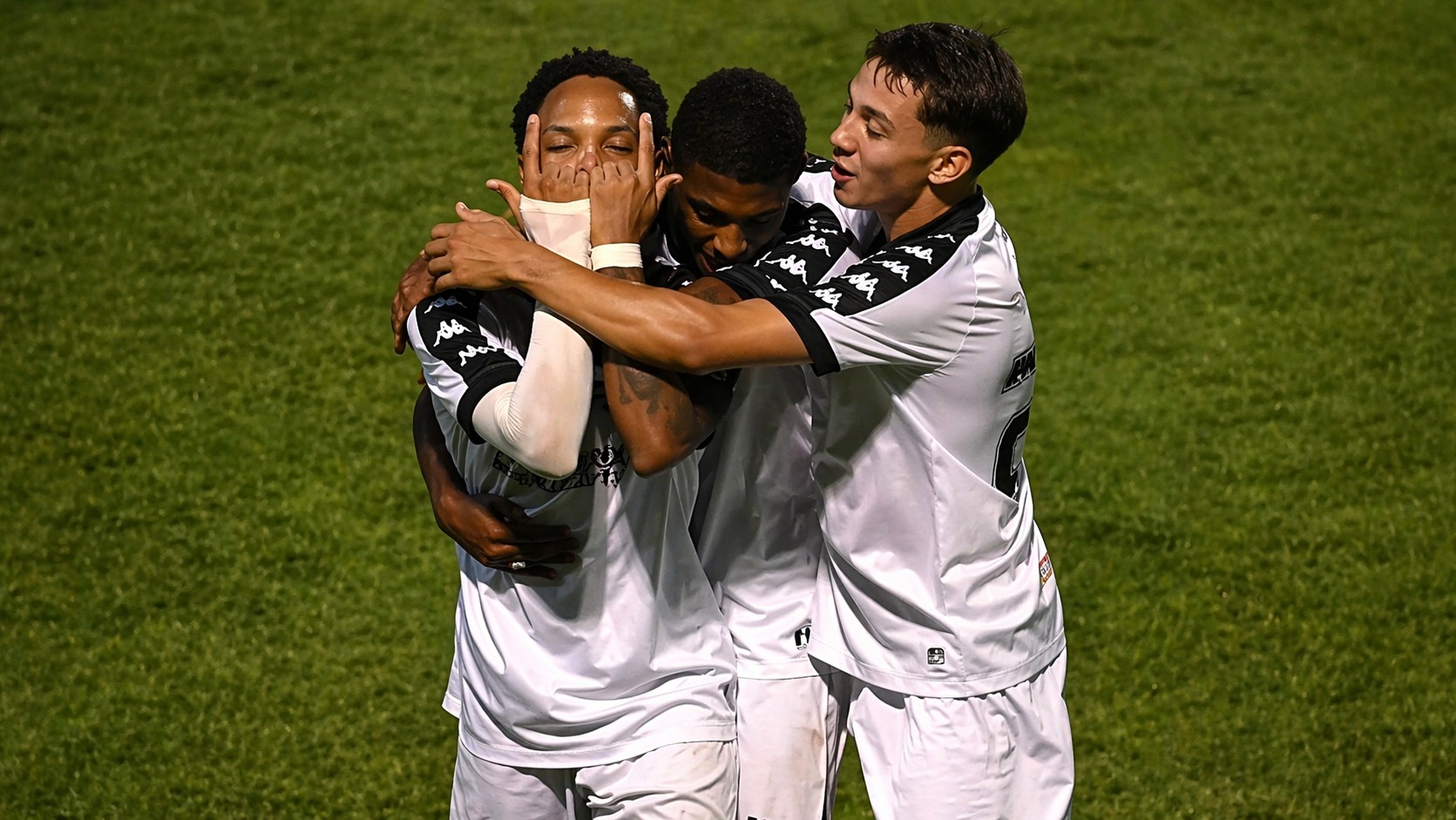 Rio Branco-ES goleia Pinheiros e abre vantagem nas quartas do Capixaba Sub-20