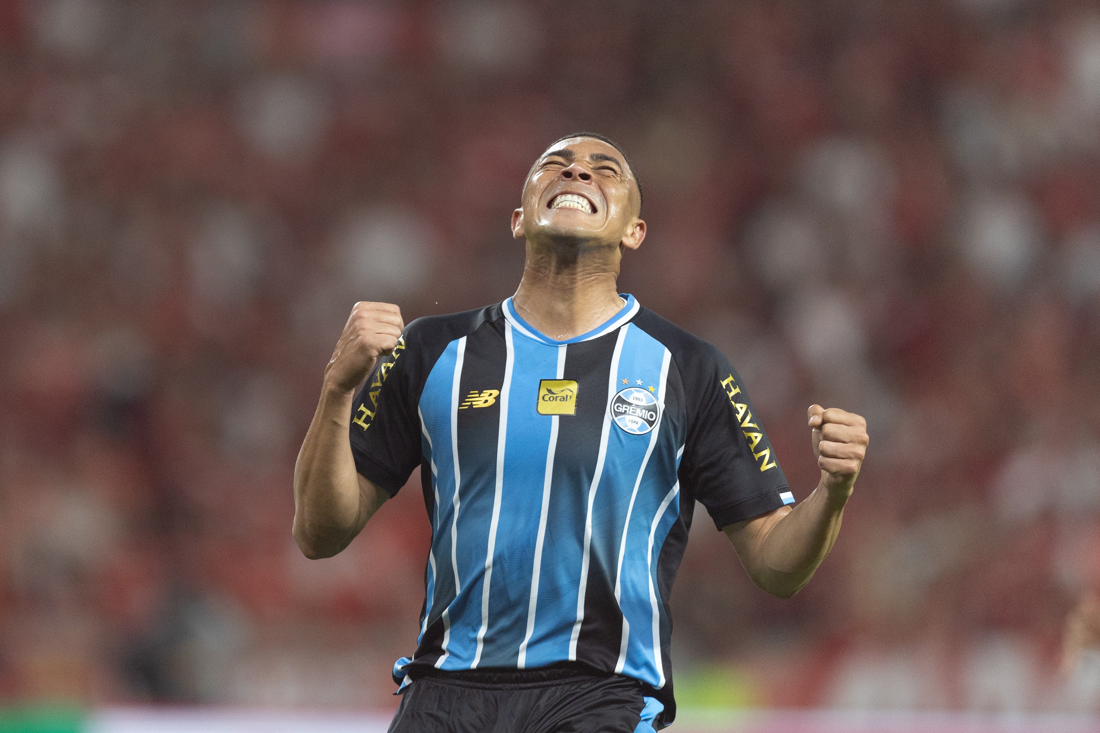 Artilheiro do Grêmio na temporada, Carlos Vinicius vive maior jejum de gols no clube