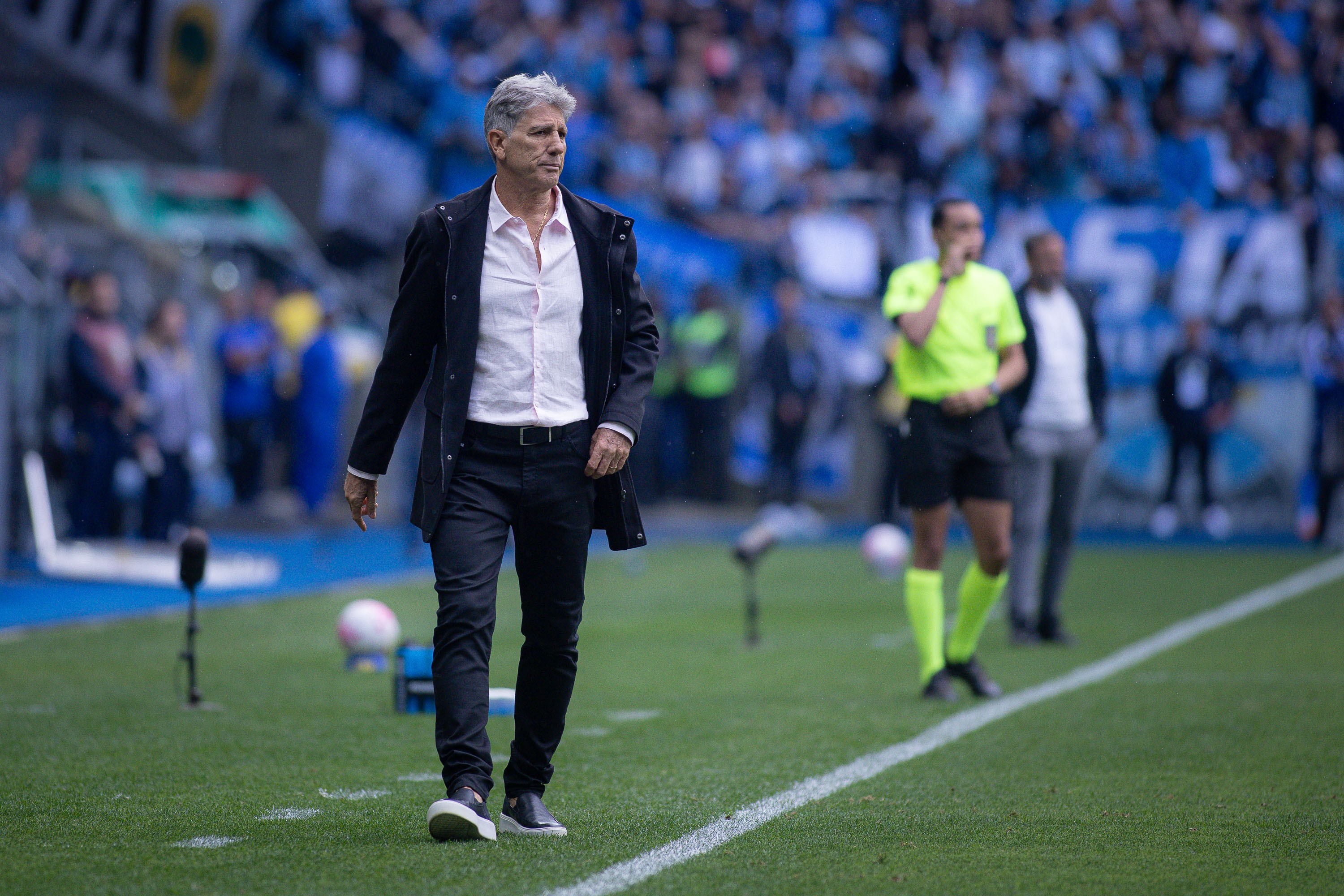 Renato volta a criticar o próprio Grêmio: "Jogador veio 9kg acima do peso"