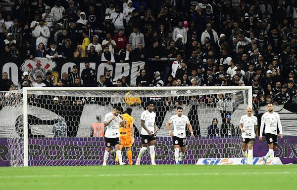 Atuações: Corinthians erra tudo em derrota histórica para o Bahia; dê suas notas