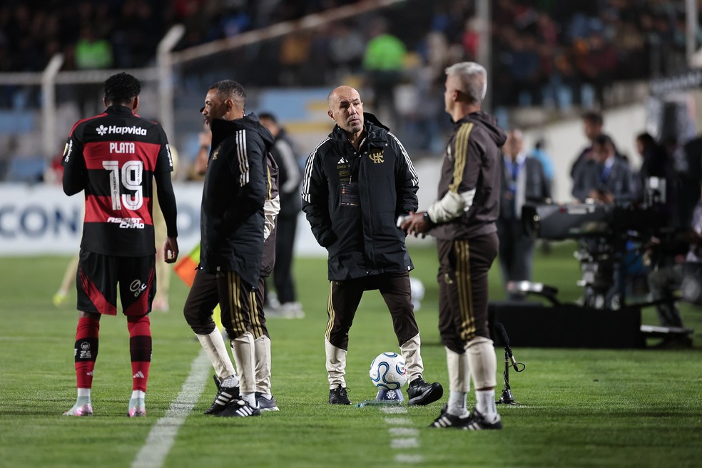 Plata e Leonardo Jardim em Cusco x Flamengo — Foto: Gilvan de Souza / Flamengo