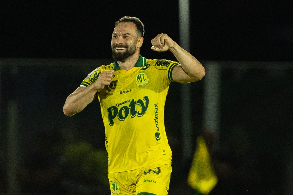 Mirassol paga R$ 1,5 milhão ao Goiás e compra Edson Carioca | Ge