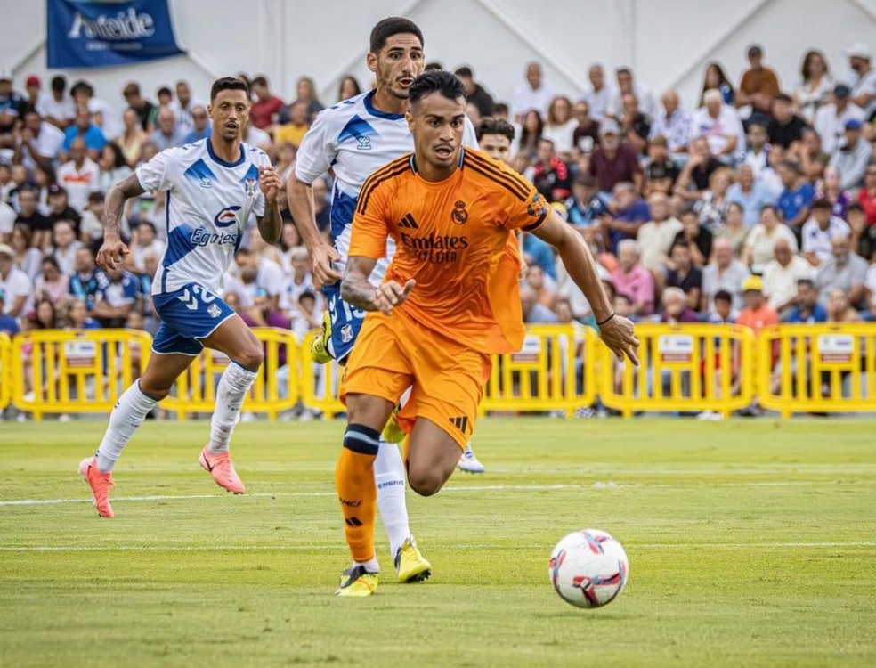 Reinier, em atuação pelo Real Madrid Castilla na pré-temporada — Foto: Dylan Villa Dorta