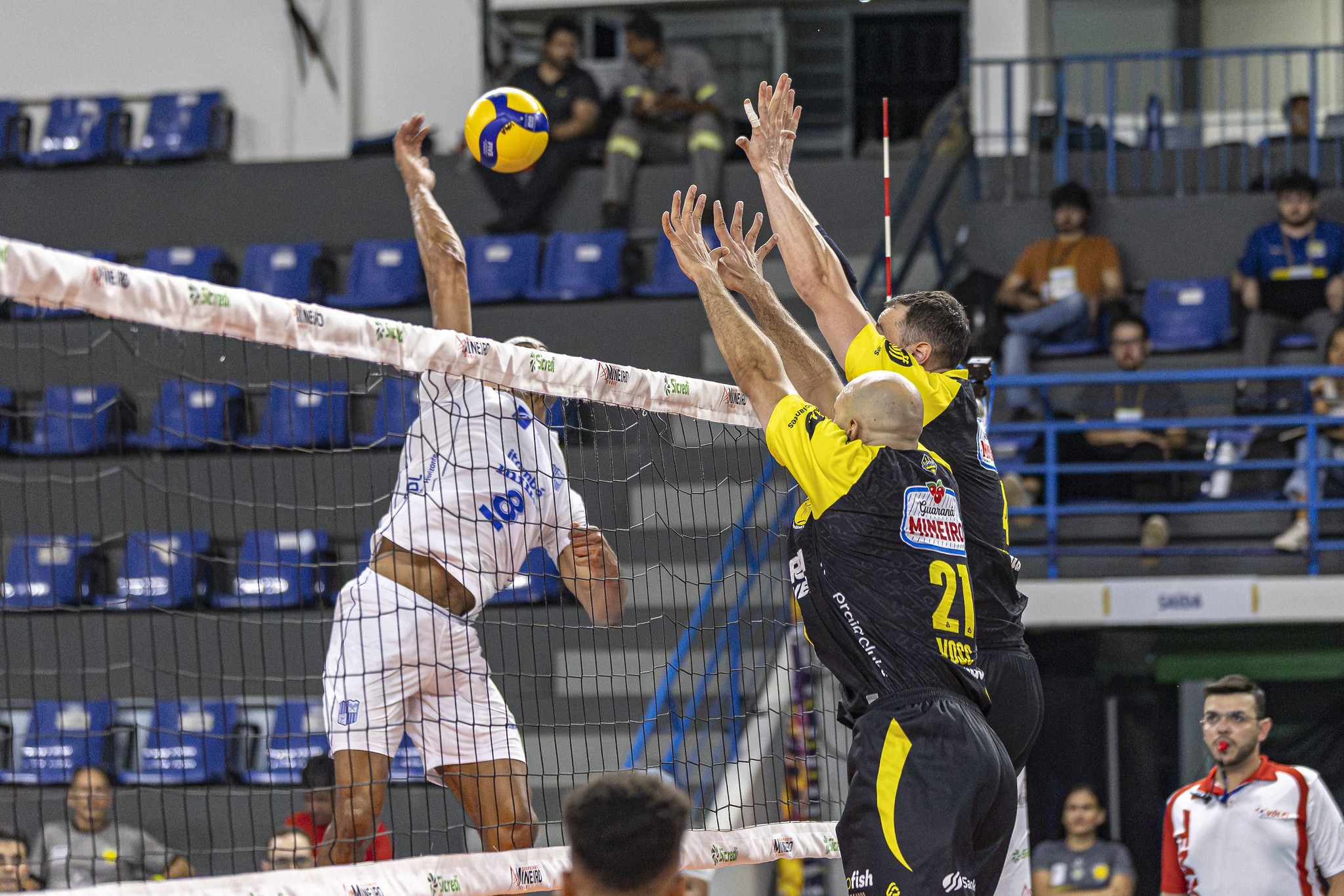 Minas x Praia Clube pelo Mineiro de vôlei masculino: onde assistir ao vivo, horário e mais