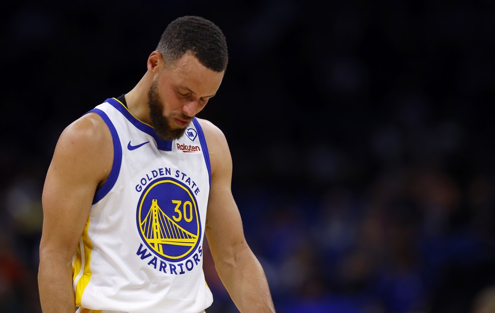 Curry chora após expulsão de Draymond Green — Foto: Mike Ehrmann/Getty Images