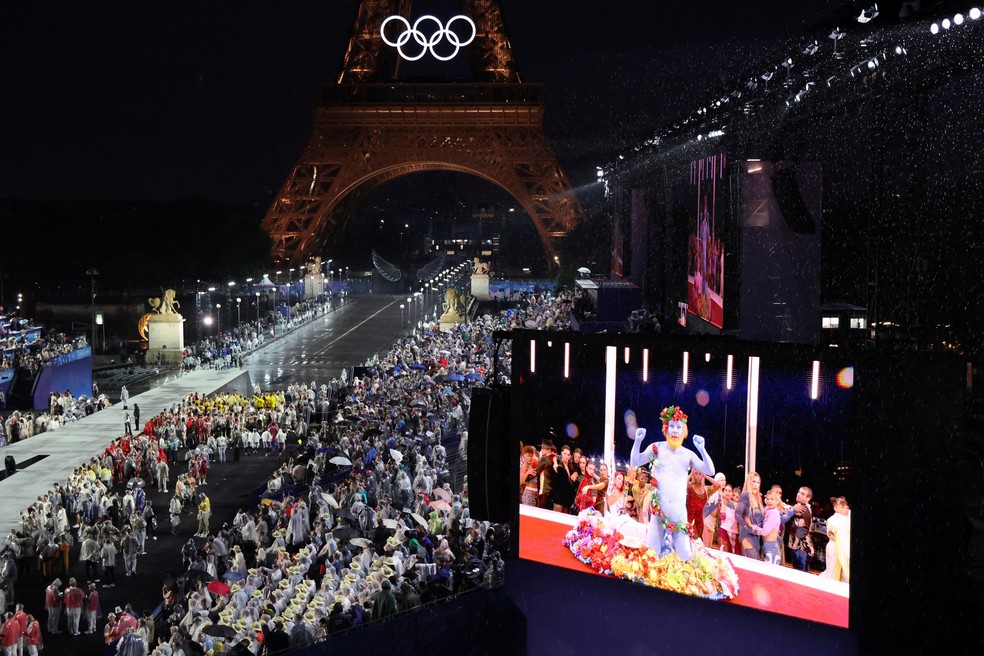 Cena em que o cantor Philippe Katerine interpreta Dionísio na cerimônia de abertura dos Jogos Olímpicos de Paris 2024 — Foto: LUDOVIC MARIN/Pool via REUTERS