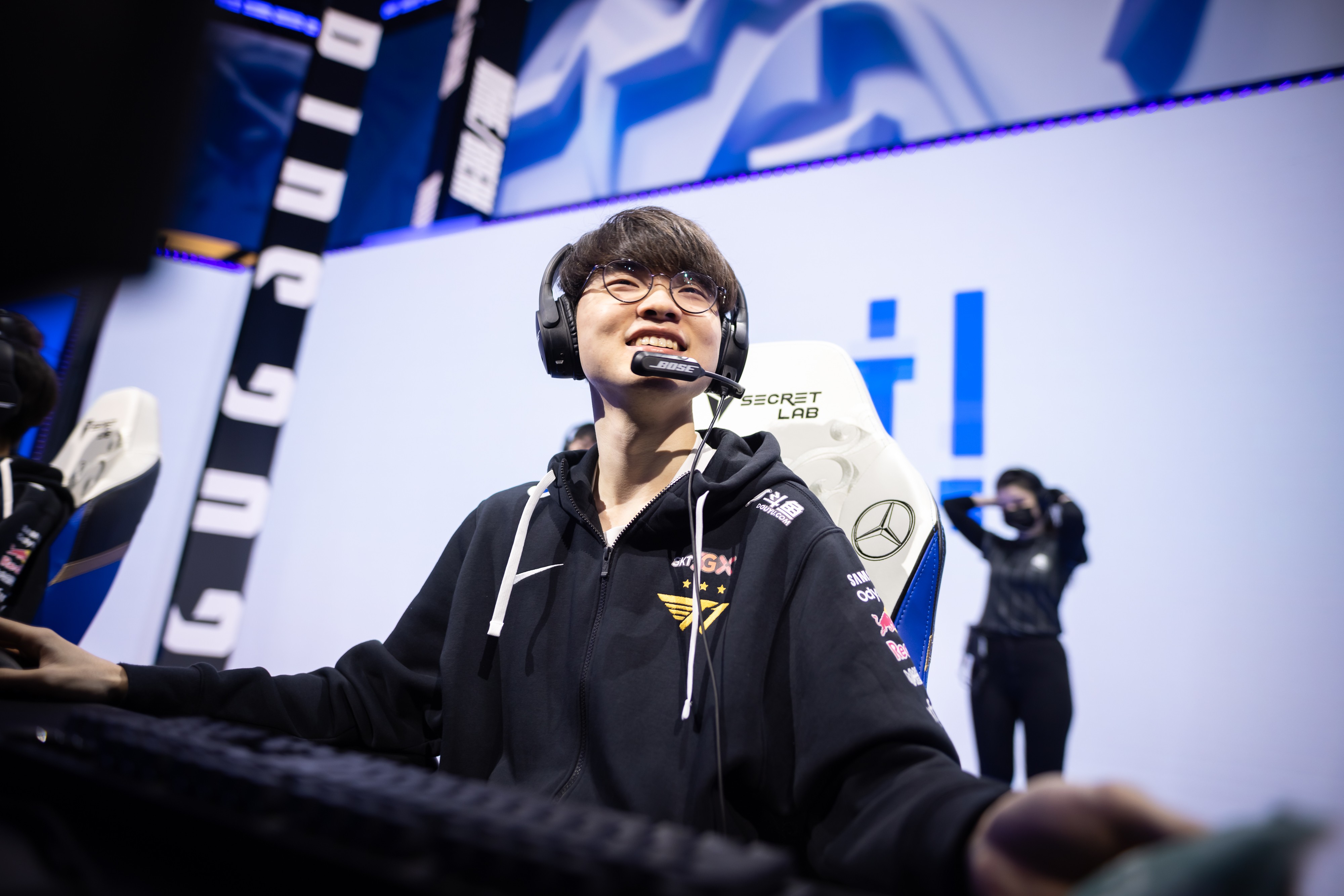 LoL: Faker vira outdoor em comemoração aos 9 anos competitivos | Ge