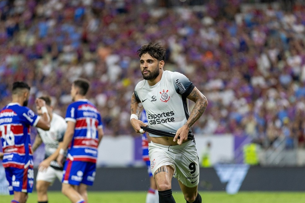 Yuri Alberto comemora o segundo gol do Corinthians contra o Fortaleza  Foto: Baggio Rodrigues/AGIF