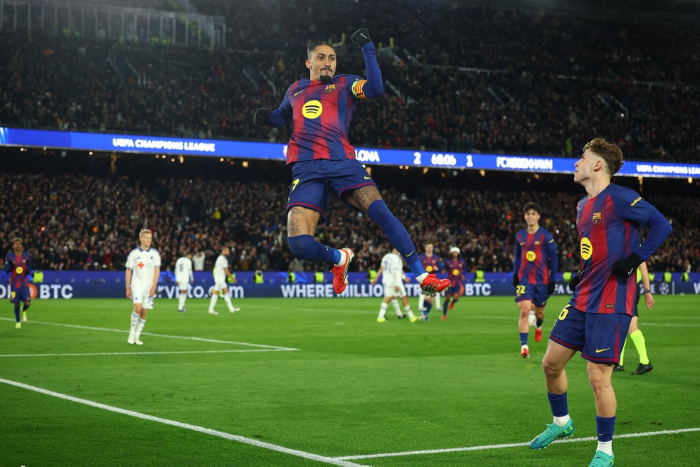 Raphinha - Barcelona x Copenhagen - Champions League — Foto: REUTERS/Albert Gea