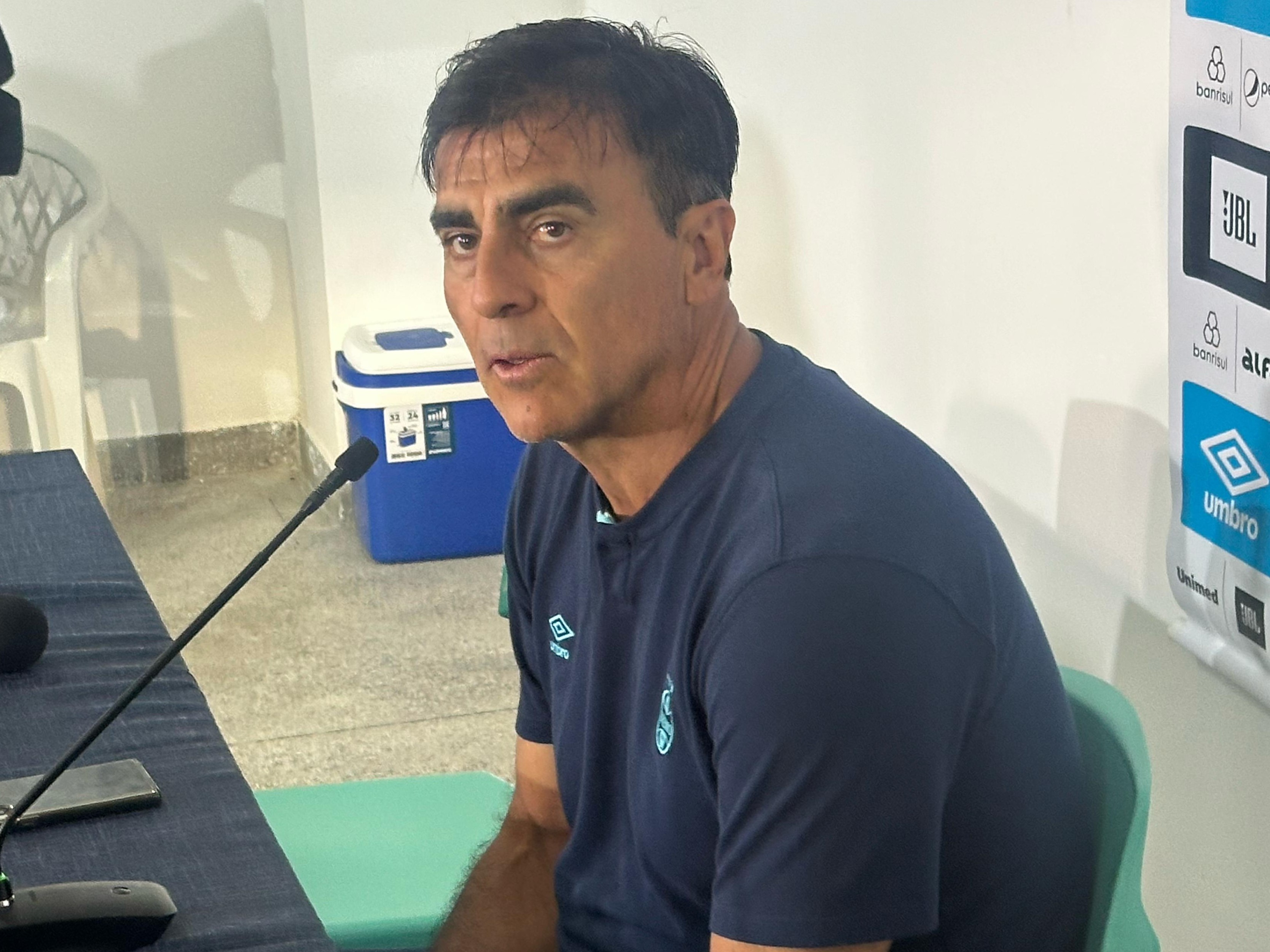 Quinteros aponta falha de Ely e reconhece necessidade de evolução no Grêmio