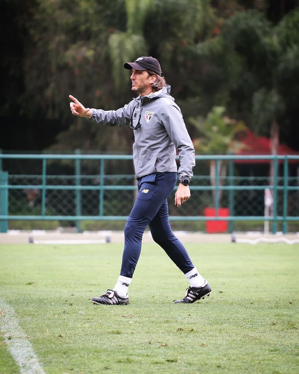 DECISÃO! São Paulo faz treino de jogadas ofensivas antes de enfrentar o Atlético-MG, em confronto válido pela Copa do Brasil