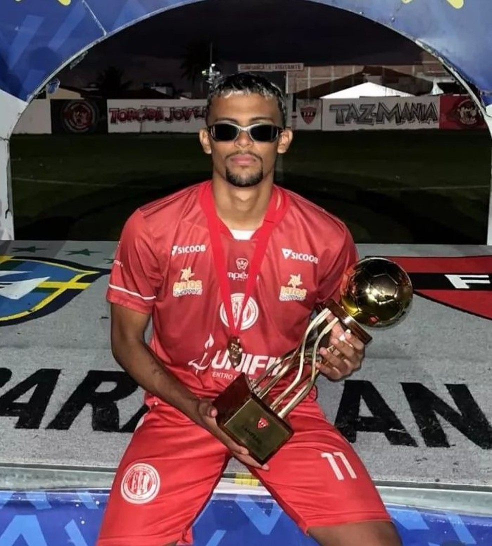 Chinha conquistou o Paraibano Sub-20 pelo Esporte de Patos  Foto: Reproduo / Redes Sociais