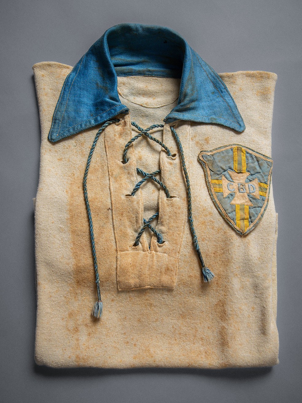 Camisa da seleção brasileira de 1919/22 — Foto: Diro Blasco
