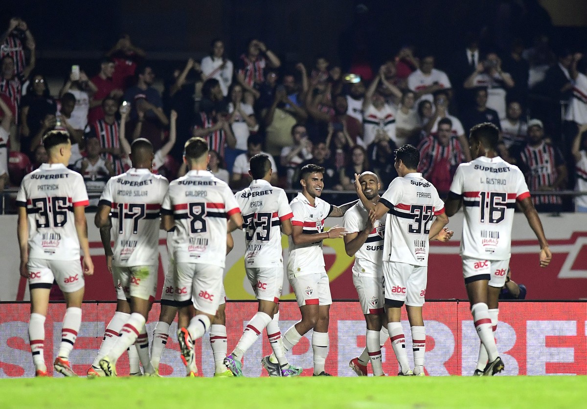 Lucas marca e São Paulo ganha com boa atuação coletiva: notas.