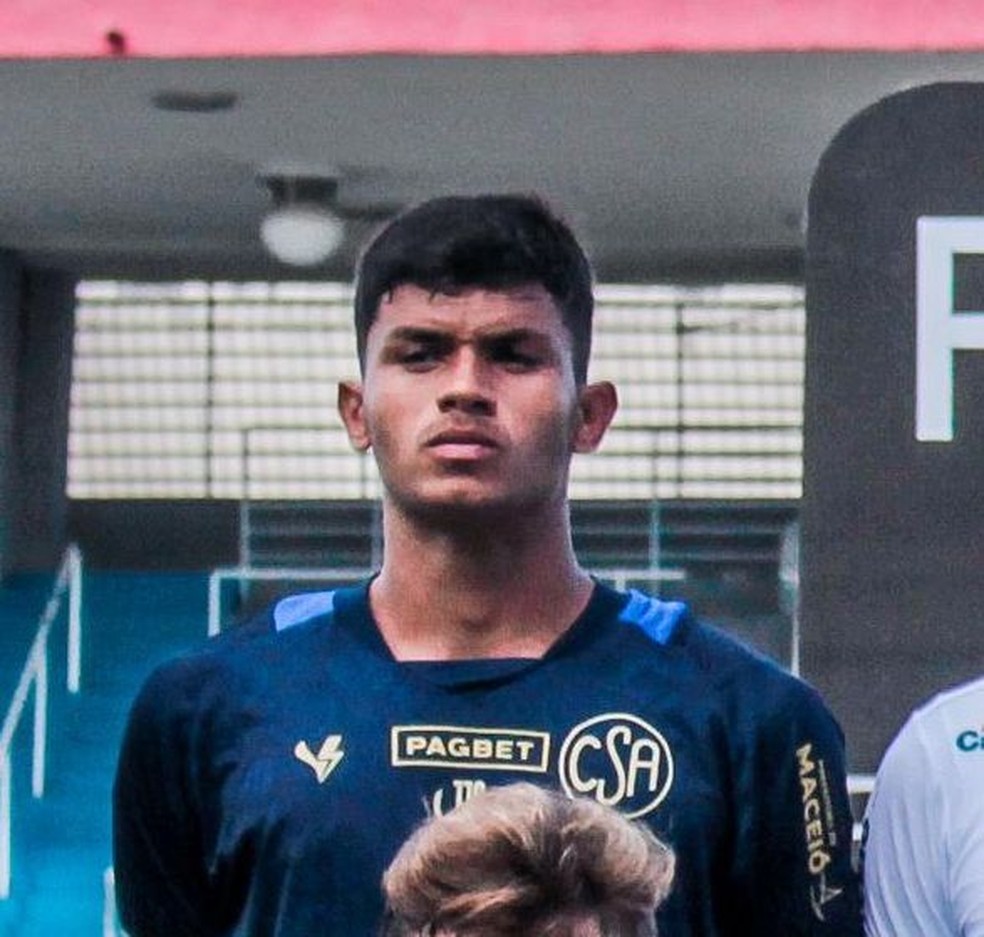 Lucas vai assinar contrato profissional com o CSA — Foto: Ascom/CSA
