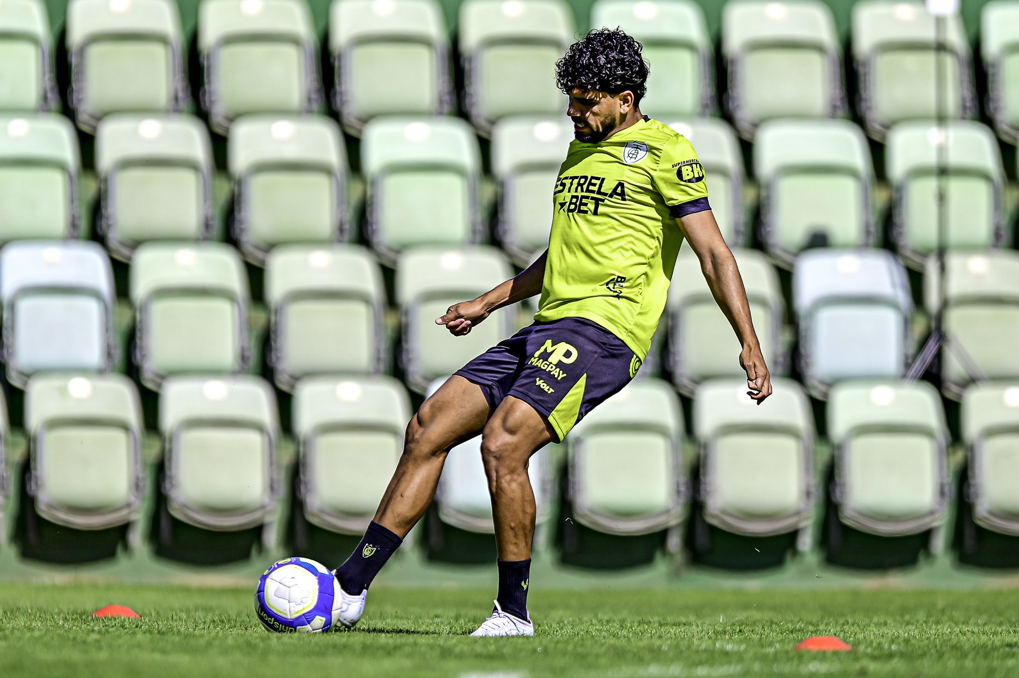 América-MG registra novo contrato de Daniel Borges | Ge