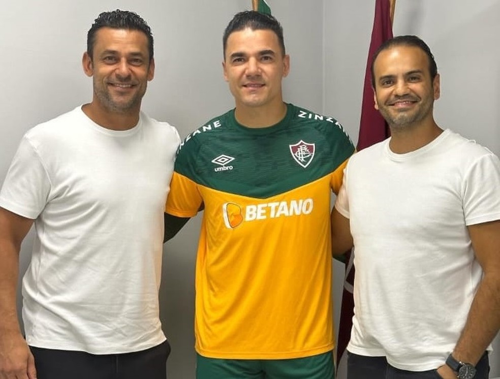 Fred, Felipe Alves e o empresário Kamal Soueid — Foto: Reprodução/Instagram