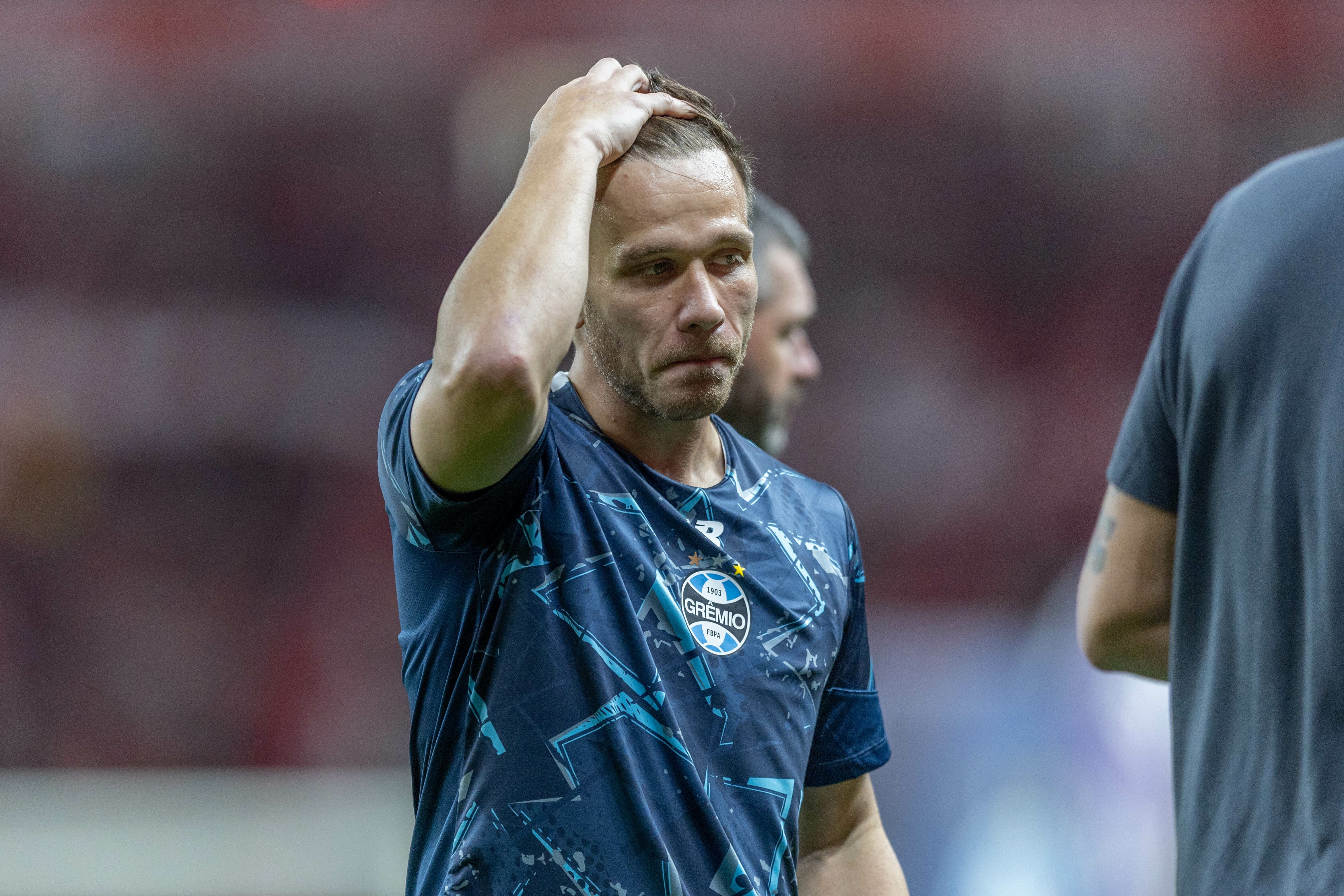 Corinthians Intensifica Interesse em Arthur e Pede Paciência Até o Fim do Transfer Ban: 