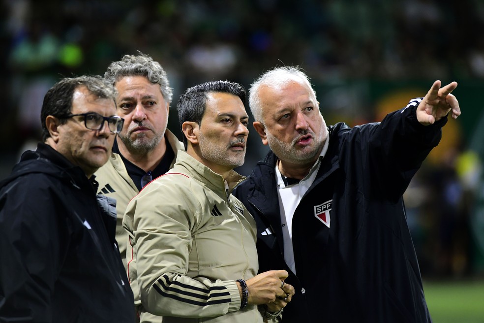 Belmonte, Rui Costa, Casares e Nelson, do São Paulo — Foto: Marcos Ribolli