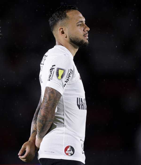 Dores na coxa de Maycon geram incerteza no Corinthians para o Dérbi.