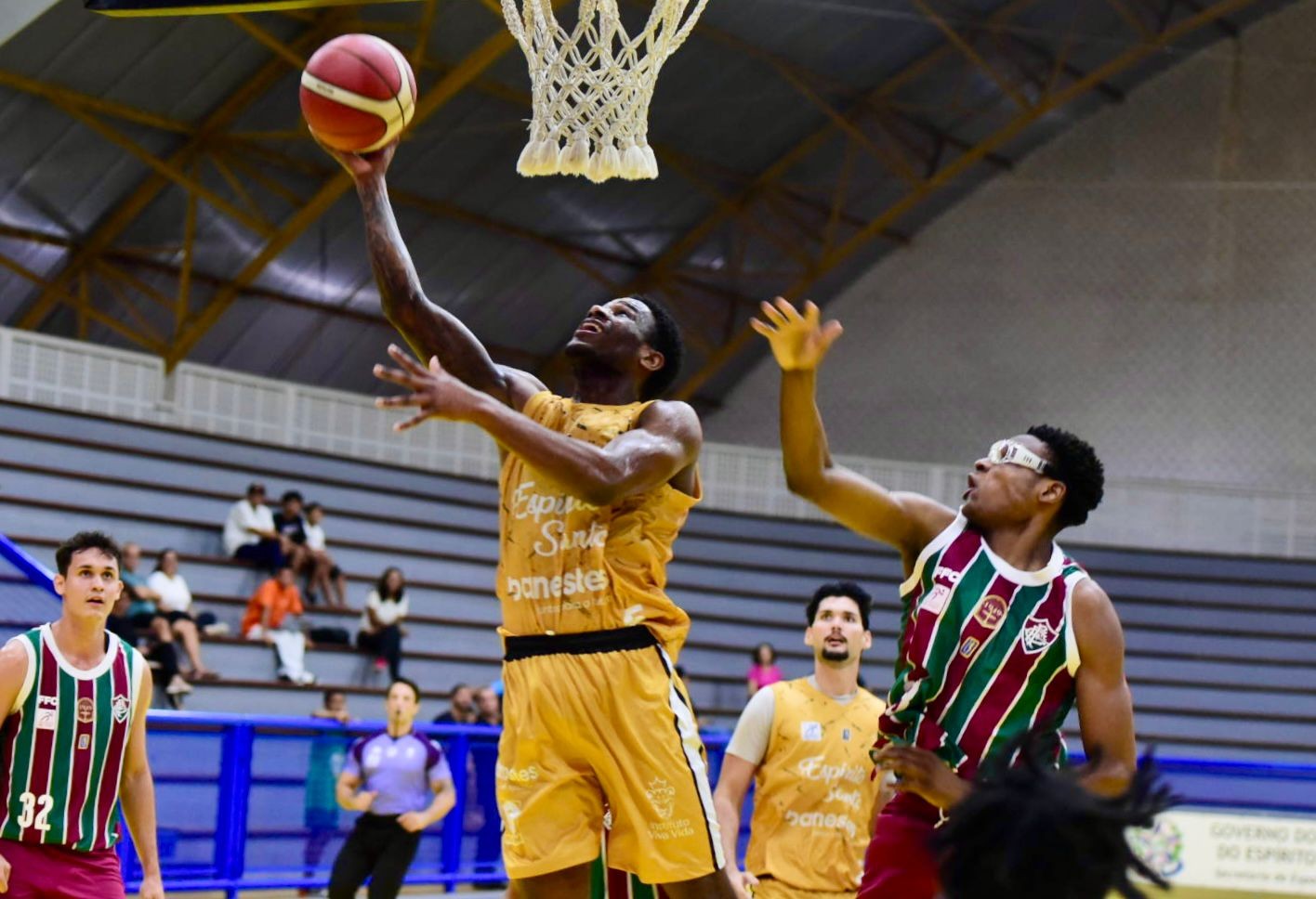 Fluminense derrota Cetaf por 58 a 57 e se aproxima da liderança na Liga Ouro
