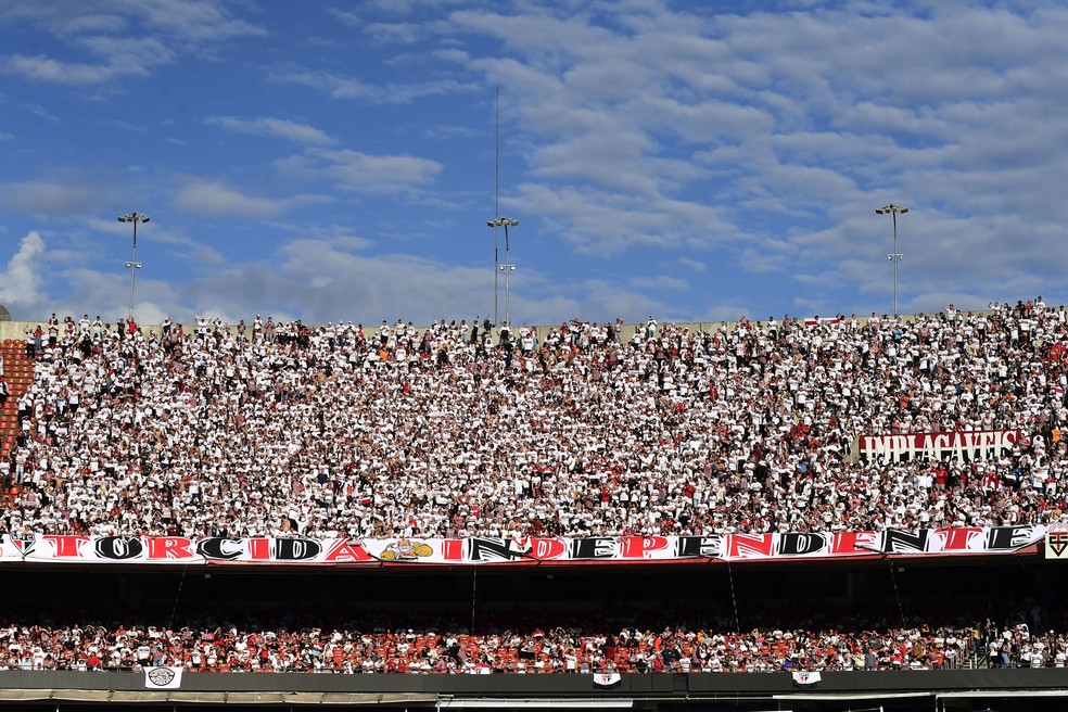Torcida do São Paulo no Morumbi — Foto: Marcos Ribolli