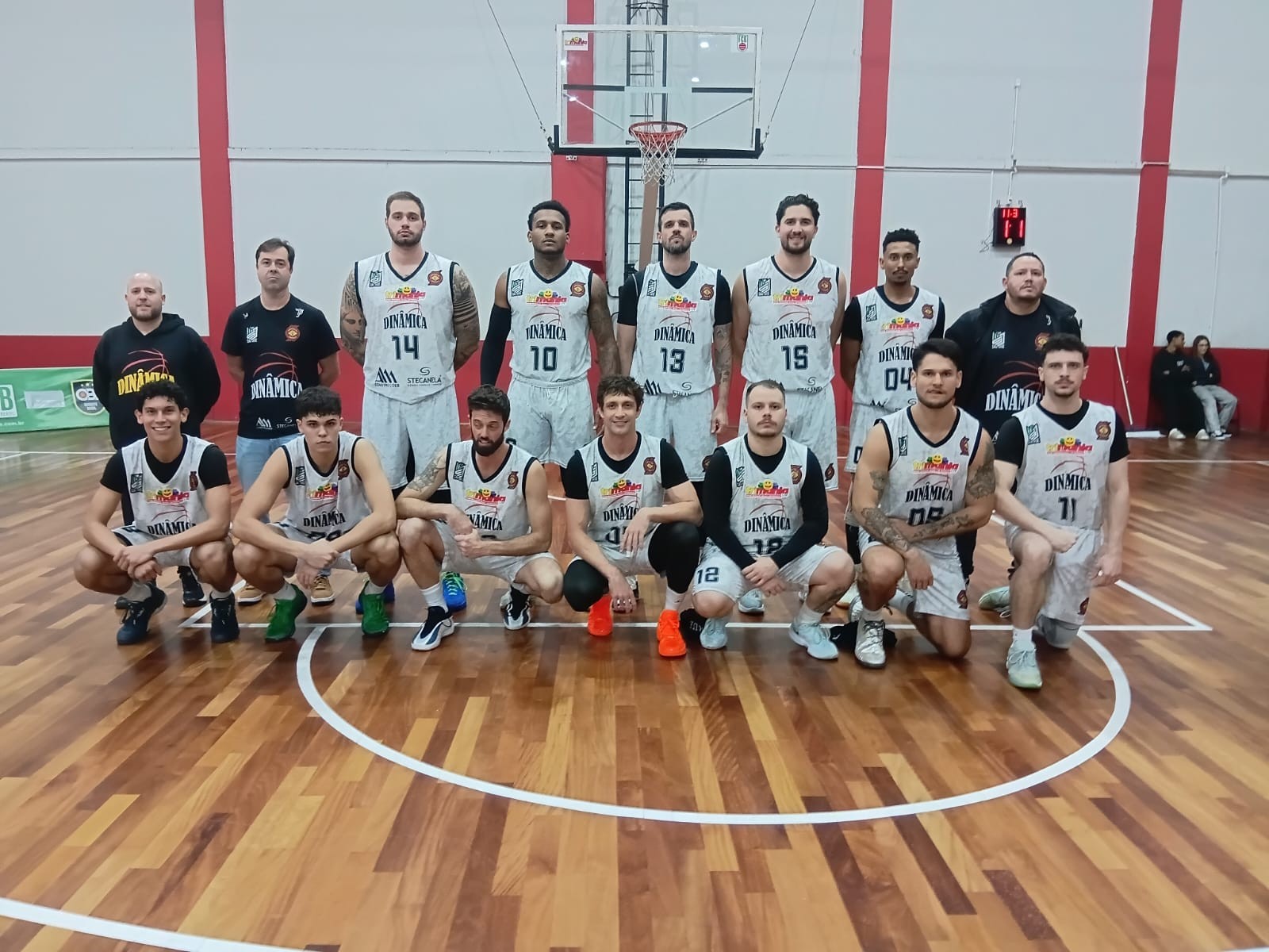 Catarinense de Basquete define classificados para o triangular semifinal; confira as equipes