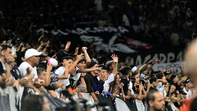 Torcida do Corinthians na partida contra o Botafogo na Neo Química Arena