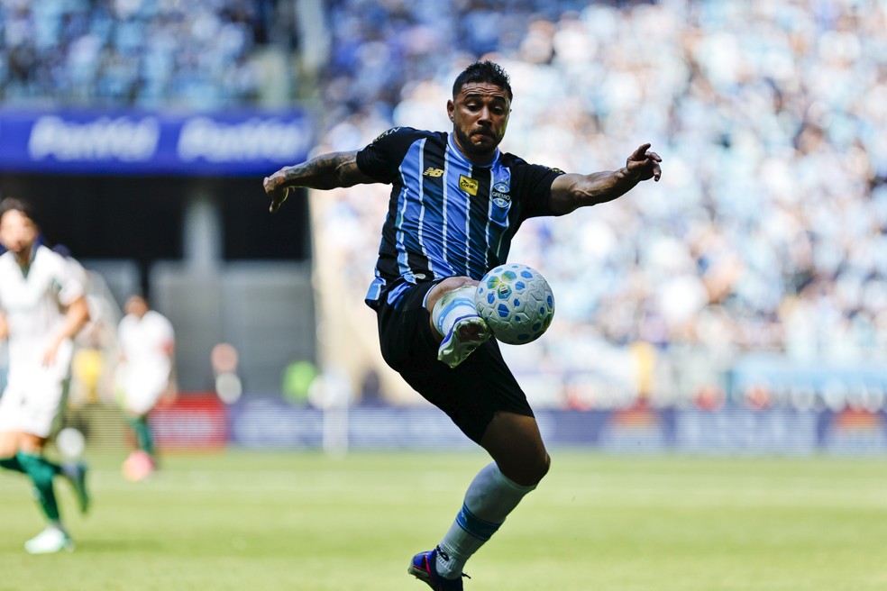 João Pedro voltou a ser titular contra o Palmeiras — Foto: Roberto Vinicius / AGIF