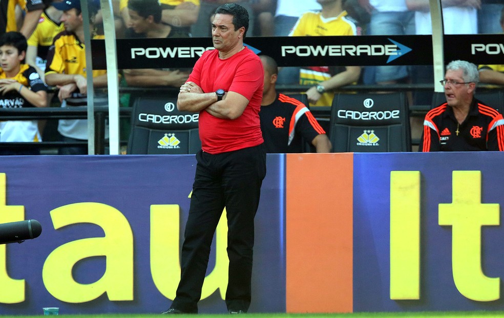 Vanderlei Luxemburgo no jogo Ciricúma x Flamengo
