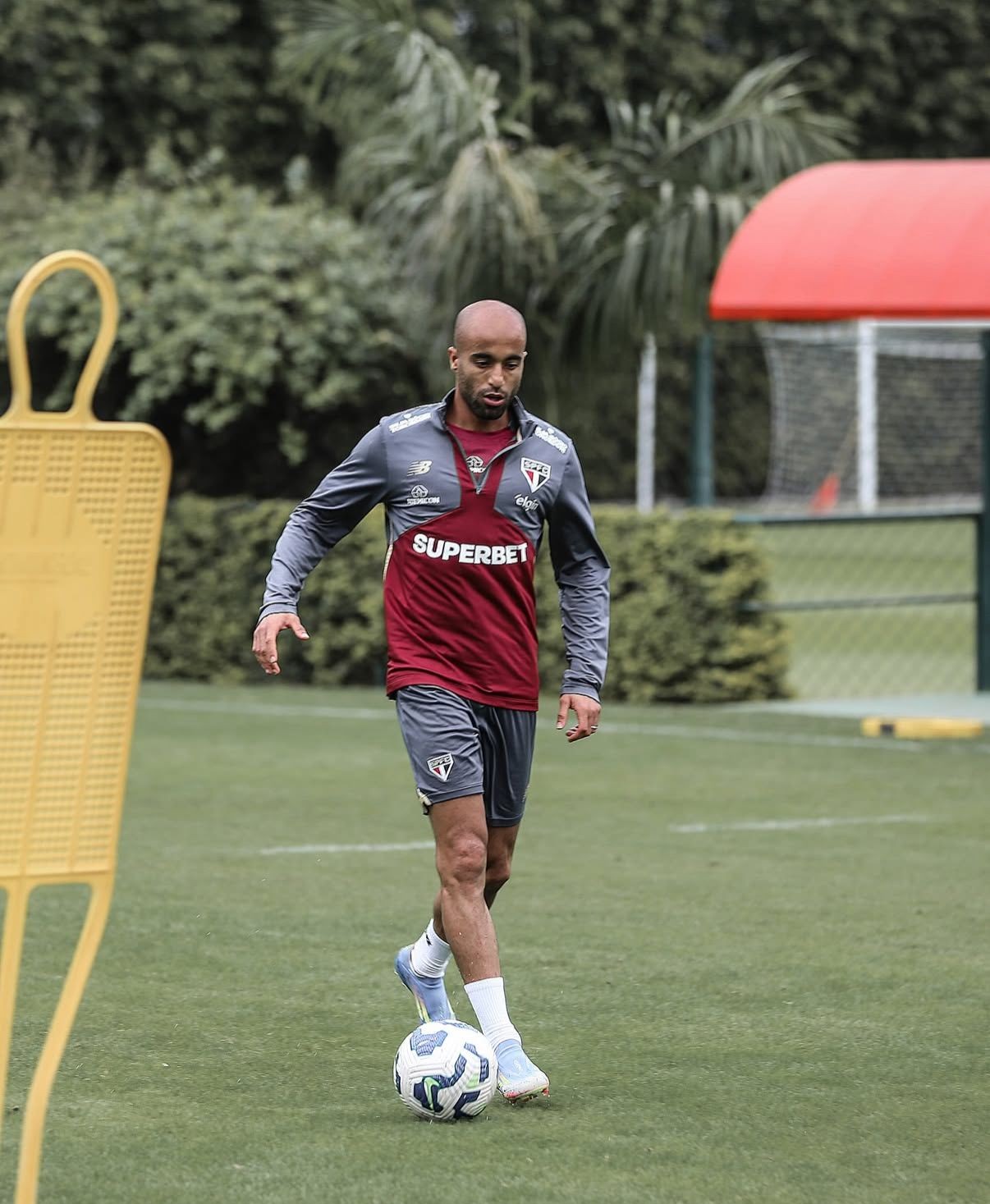 São Paulo relaciona Luan contra Flamengo; Lucas Ferreira e Lucas fora da partida