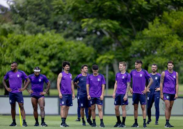 Treino de campo reduzido do Corinthians destaca aspectos físicos e táticos.