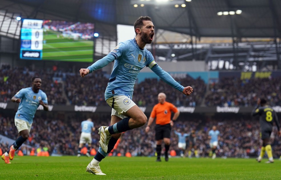 Bernardo Silva comemora gol em Manchester City x Everton Premier League 2024 — Foto: Martin Rickett/PA Images via Getty Images