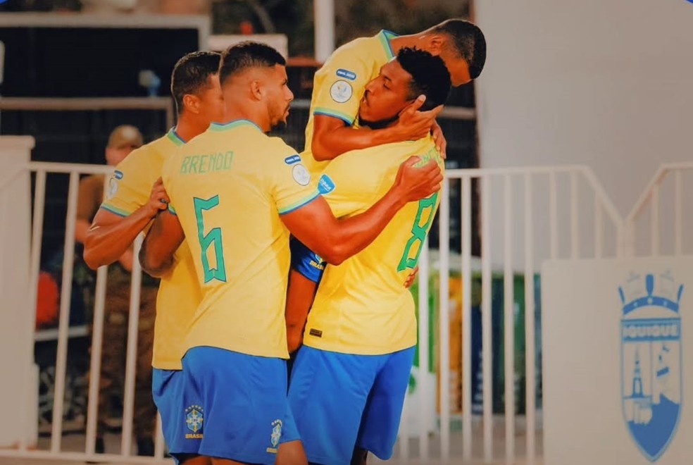 Brasil comemora gol na final da Copa América do futebol de areia — Foto: Reprodução/Instagram