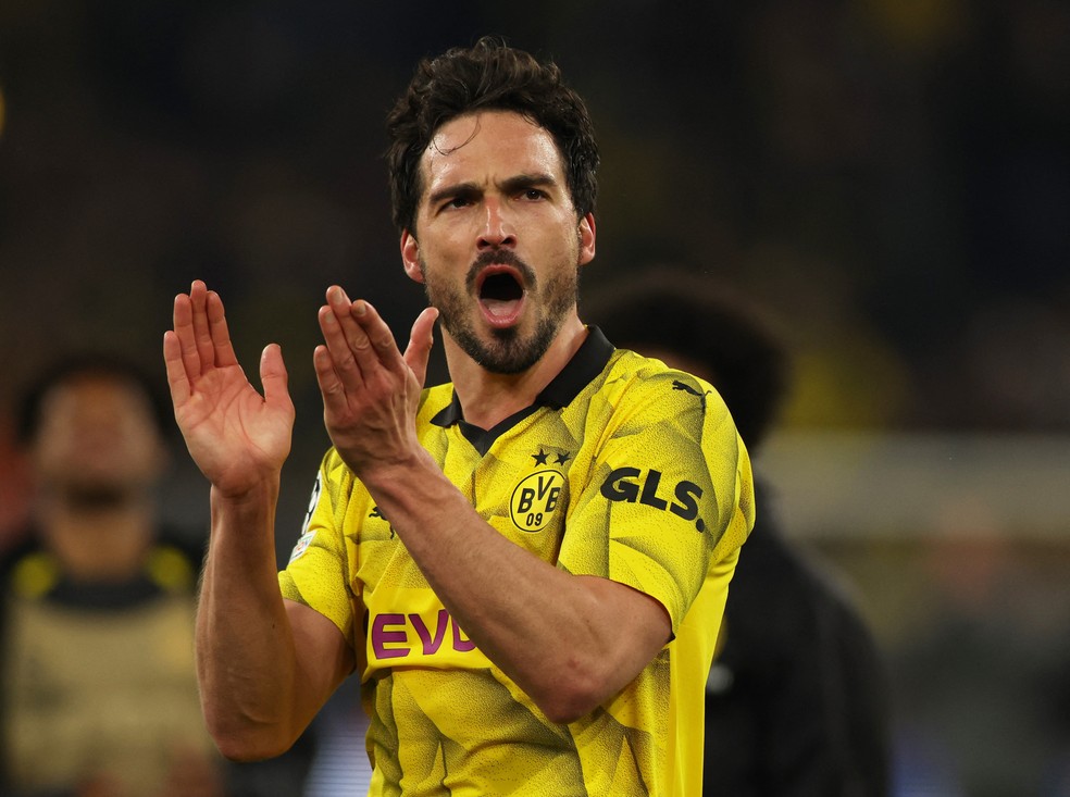 Hummels comemora vaga na semifinal da Liga dos Campeões — Foto: Thilo Schmuelgen / Reuters